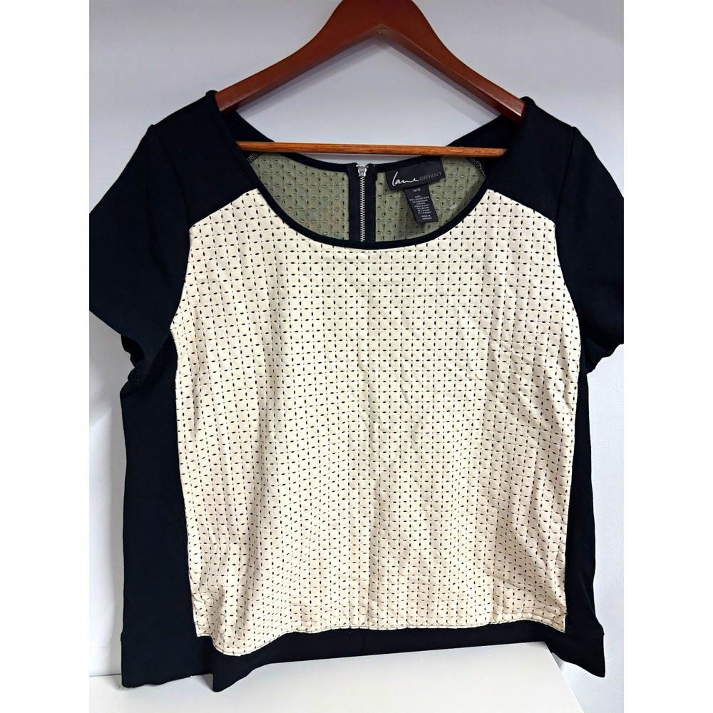 Lane Bryant Black & White Geometric Round Neck Zip Back Short Sleeve Top 14/16
